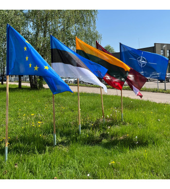 Vienvietīgs stieņveida turētājs karoga kātam