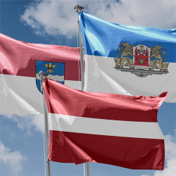 Latvijas un Pilsētu karogi